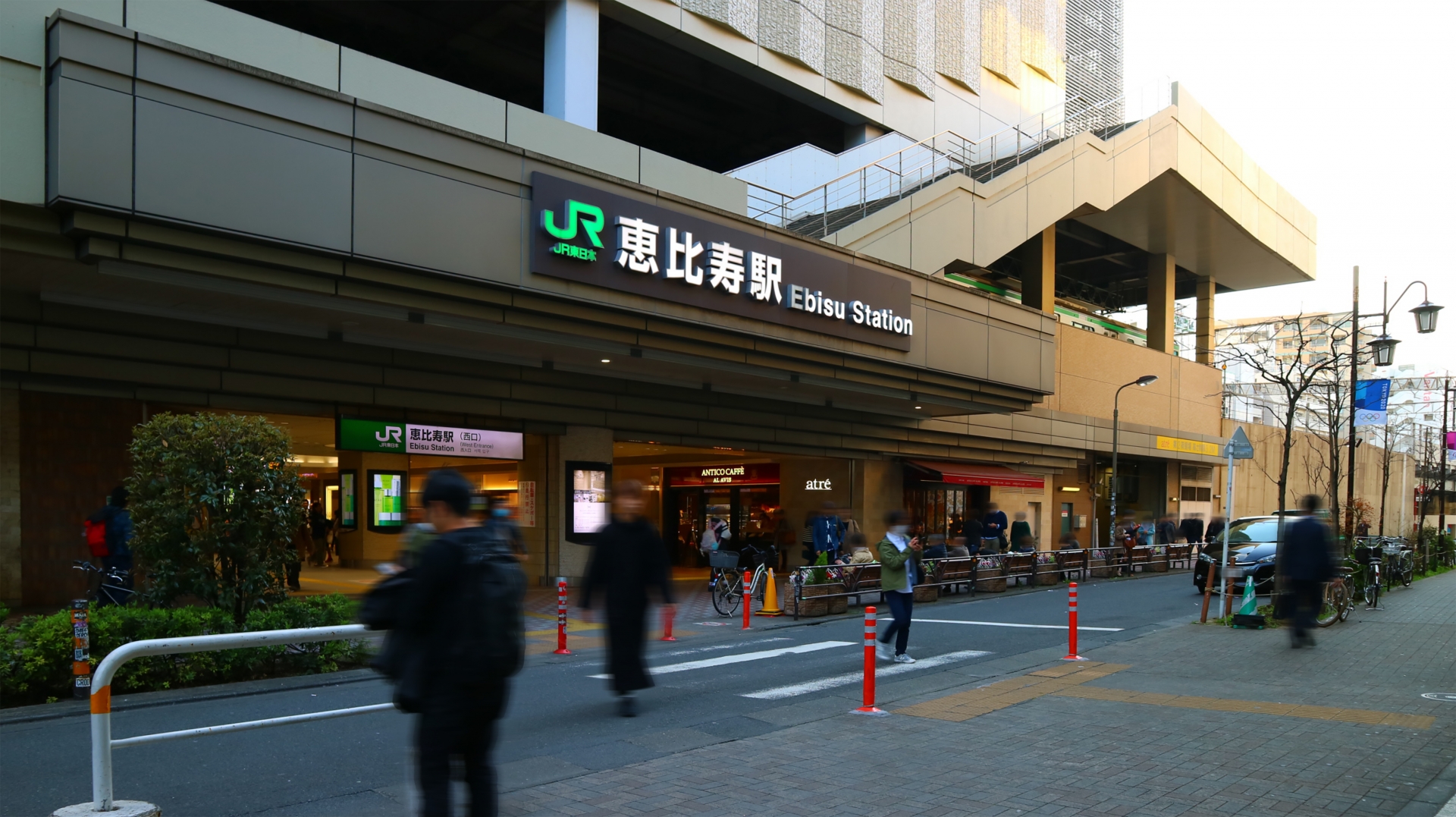 14店比較表付 恵比寿駅周辺カフェの電源 無料wi Fi完備店 勉強やノマドに最適 タスク空間